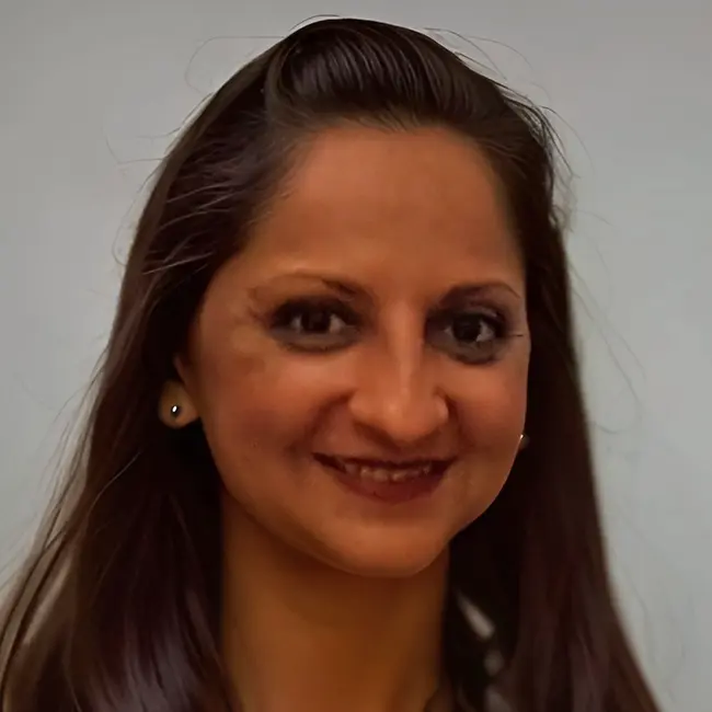 sajida headshot